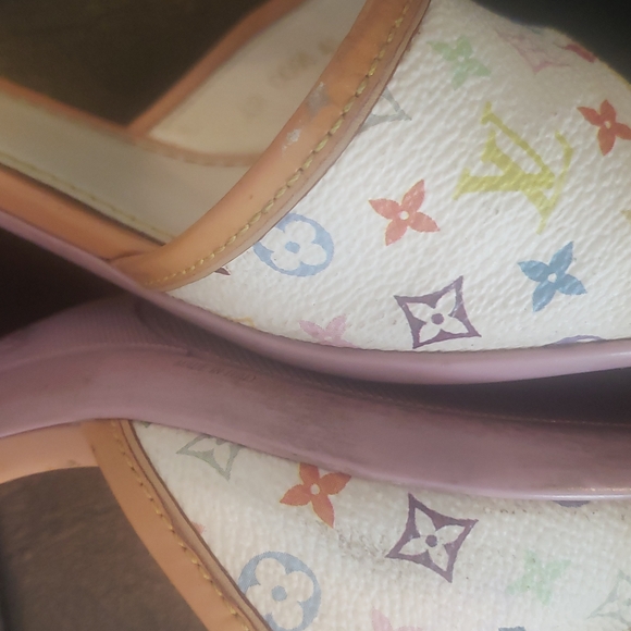 ๐Authentic๐Louis Vuitton White Multicolore sandle - Picture 10 of 12